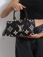 LOUIS VUITTON - Image 3